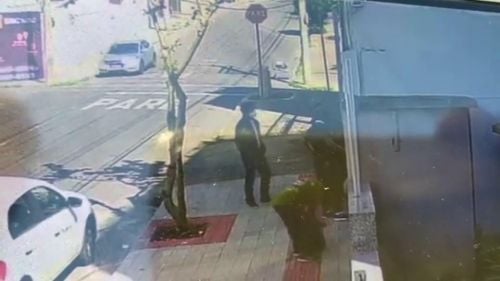 Homem é morto com 11 tiros em plena luz do dia em BH; veja o vídeo