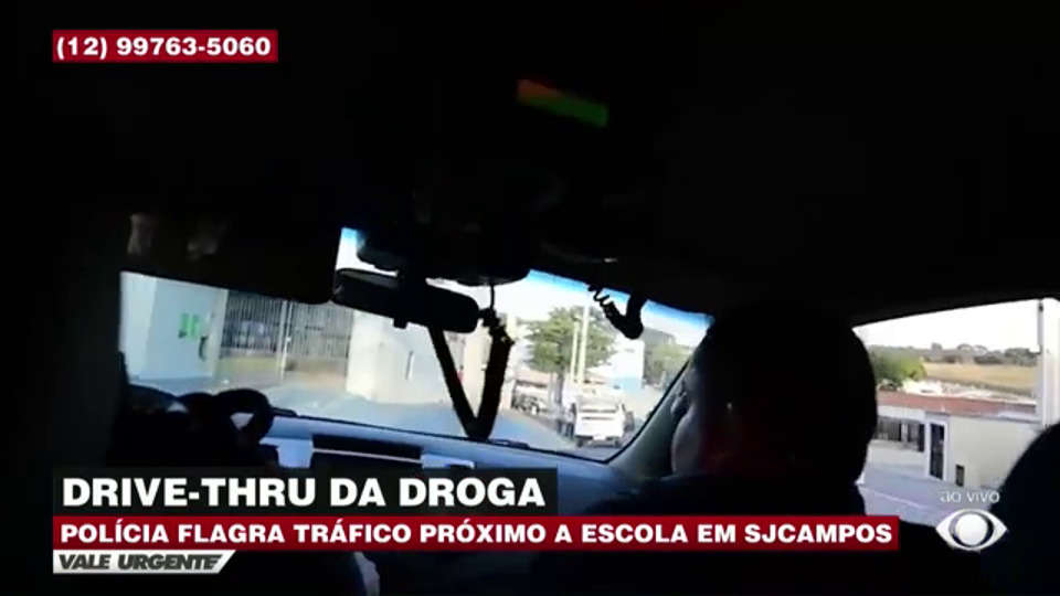 Polícia flagra tráfico próximo a escola em SJC