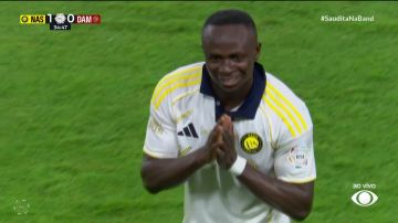 Mané, de cabeça, abre o placar para o Al Nassr contra o Damac no Saudita