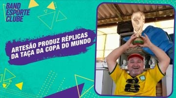 Artesão produz réplicas da taça da Copa do Mundo